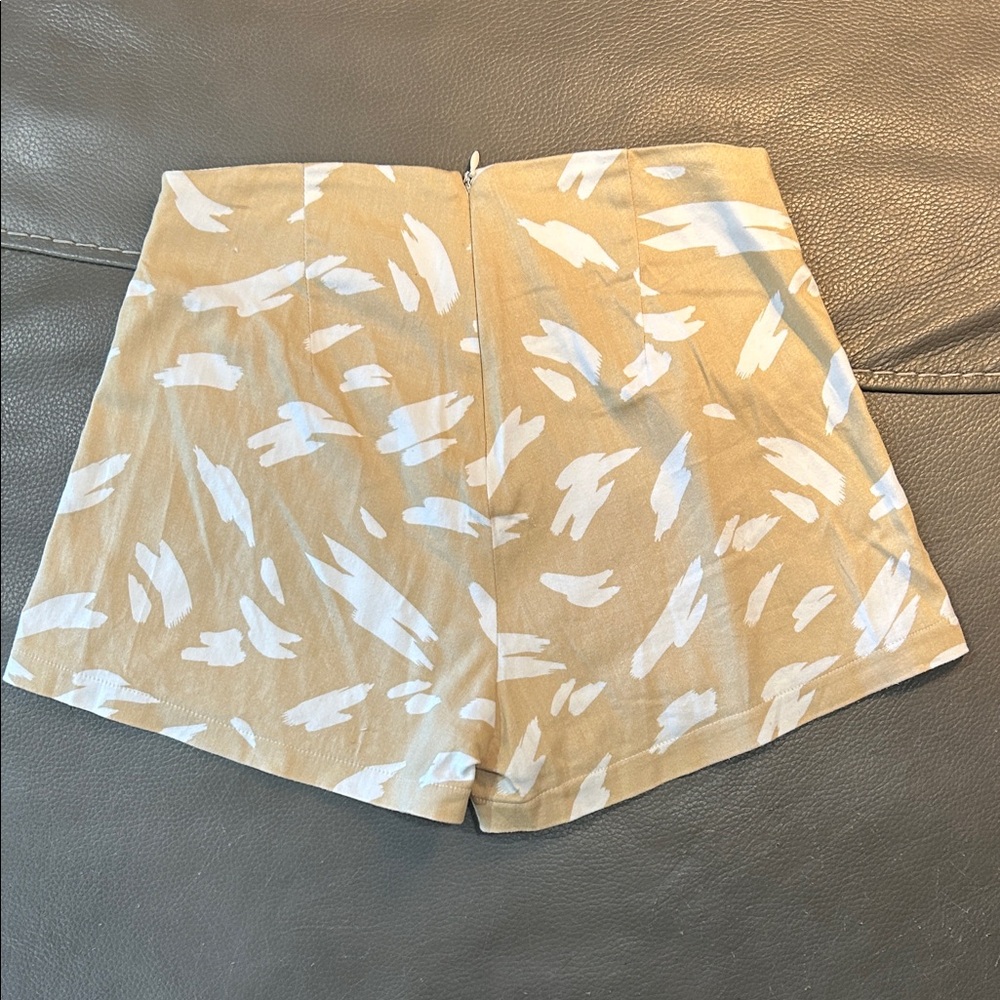 ACrendon Tan and White Patterned Girls Skort, size 12, NWOT - Picture 3 of 4